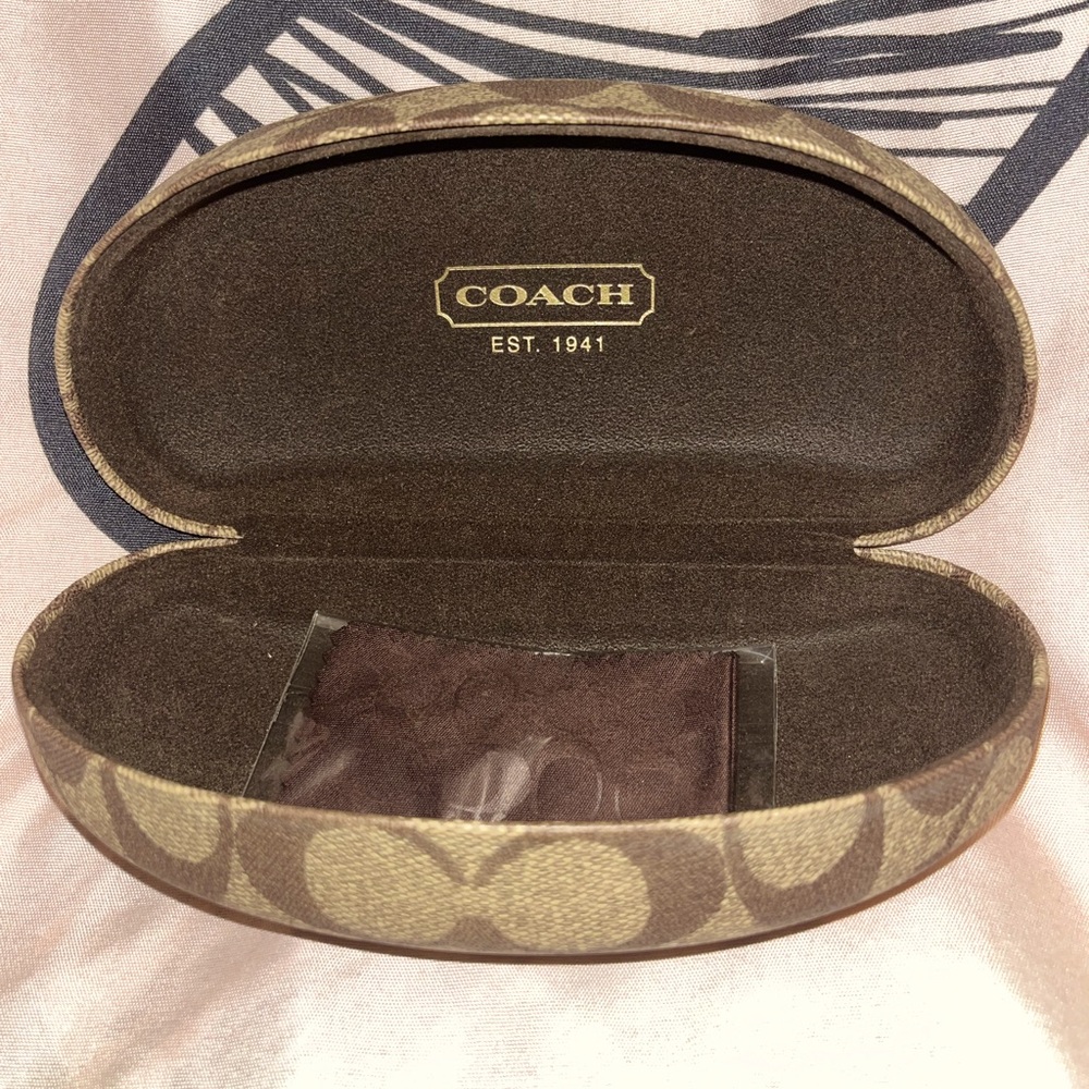 Brown coach glasses case. Never used. Brand new 🩷